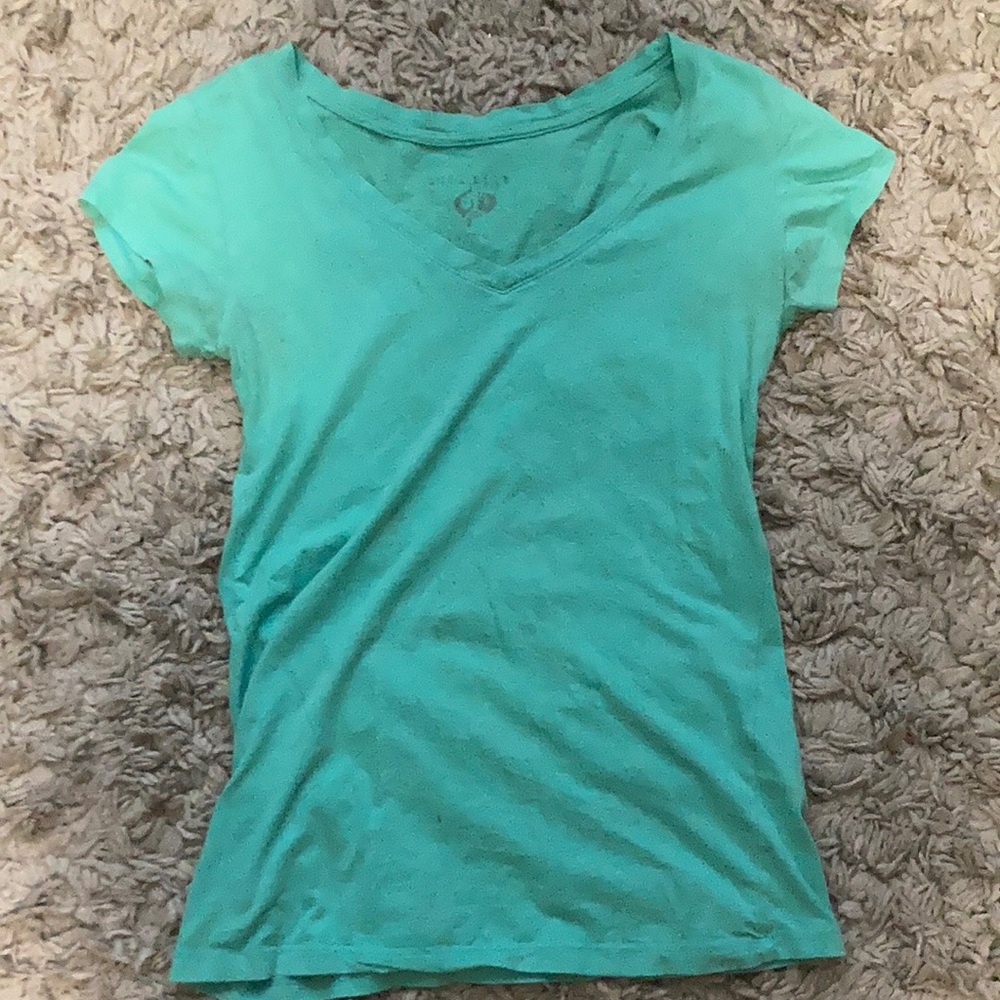 A t’ull tilt teal v-neck